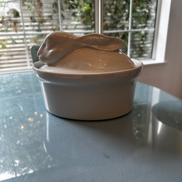 Apilco Porcelain Hare Casserole Dish - Picture 2 of 9